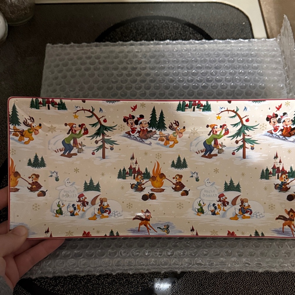 Disney parks exclusive Christmas Mickey and friends serving plate